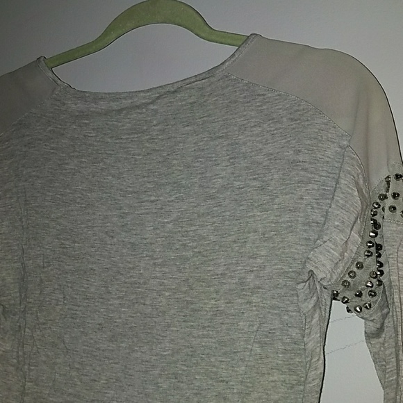 Grey long sleeves (youth xl) - Picture 4 of 6